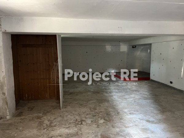 locale di sgombero in vendita a Reggio di Calabria in zona Centro Storico
