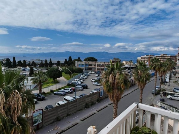 appartamento in vendita a Reggio di Calabria in zona Sbarre