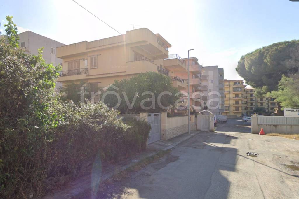 appartamento in vendita a Reggio di Calabria in zona Catona