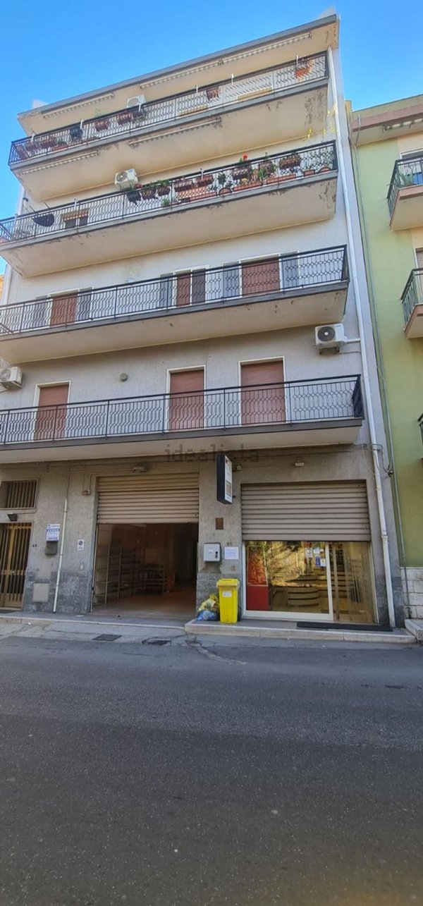 locale commerciale in vendita a Reggio di Calabria