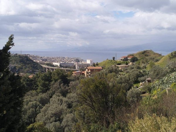 casa indipendente in vendita a Reggio di Calabria in zona Vito