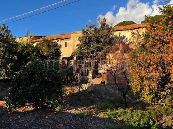 appartamento in vendita a Reggio di Calabria in zona Cannavò