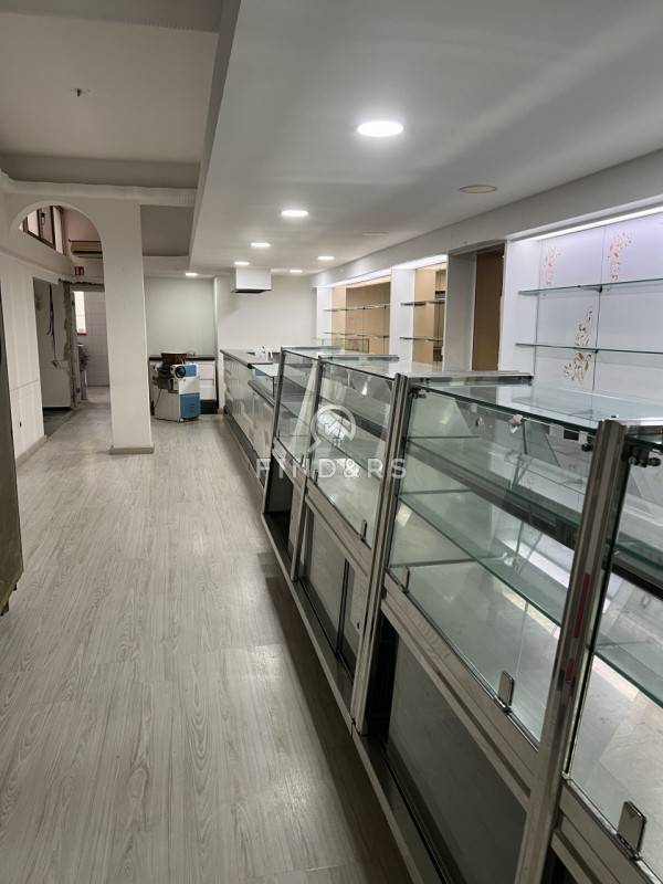 negozio in vendita a Reggio di Calabria in zona Archi