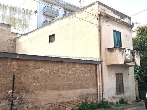 appartamento in vendita a Reggio di Calabria in zona Sbarre