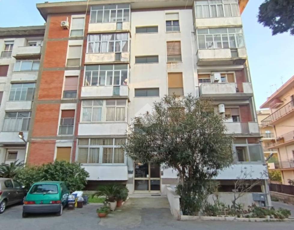 appartamento in vendita a Reggio di Calabria in zona Modena