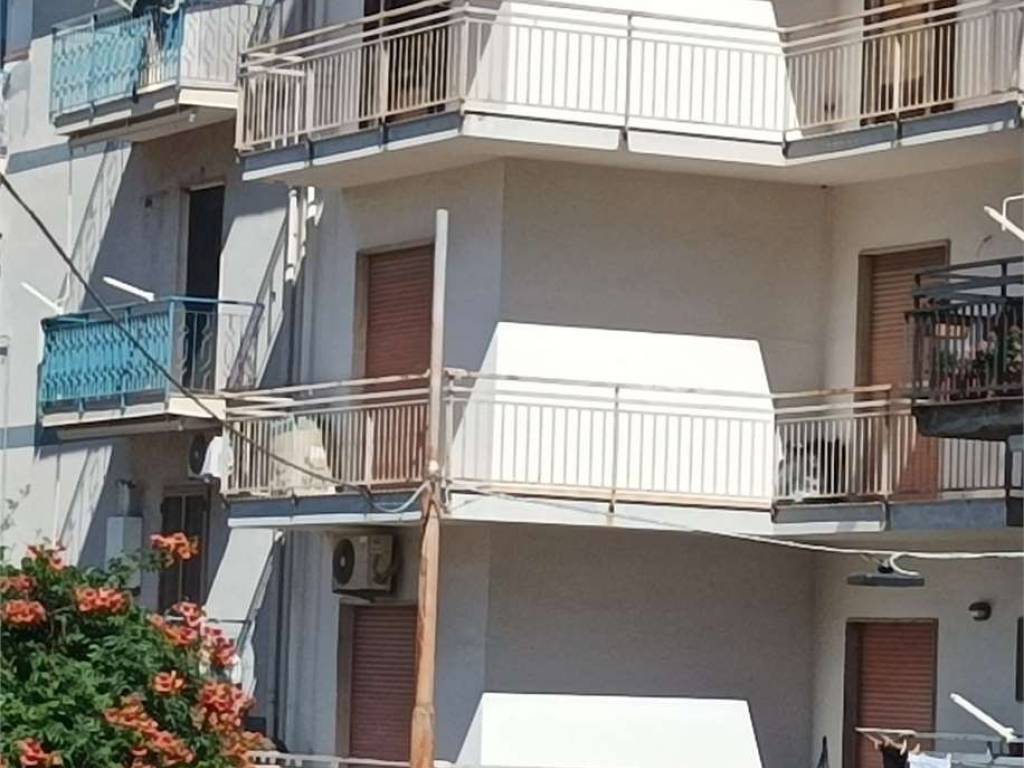 casa indipendente in vendita a Reggio di Calabria in zona Rione Ferrovieri