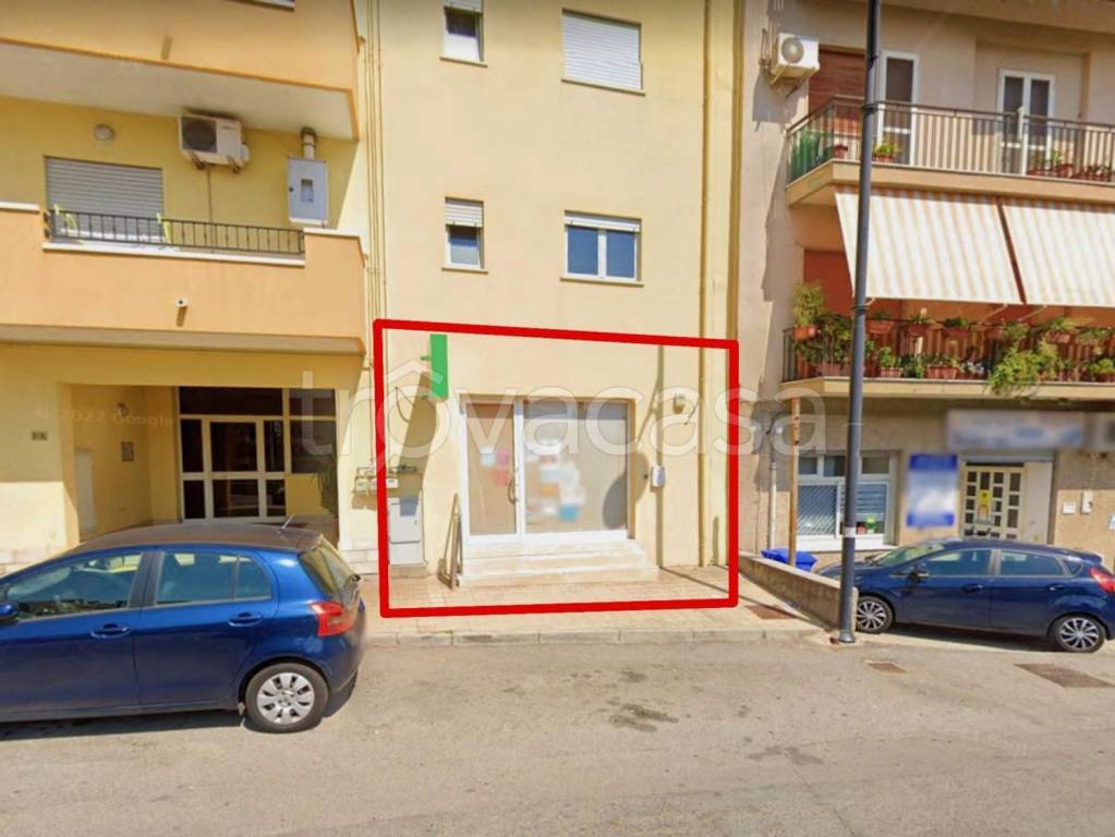 negozio in vendita a Reggio di Calabria in zona Archi