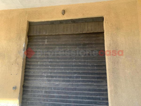 locale di sgombero in vendita a Reggio di Calabria