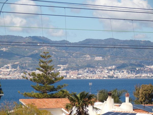 casa indipendente in vendita a Reggio di Calabria in zona Catona