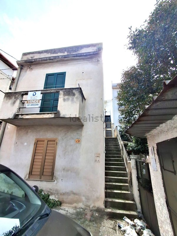 appartamento in vendita a Reggio di Calabria in zona Sbarre