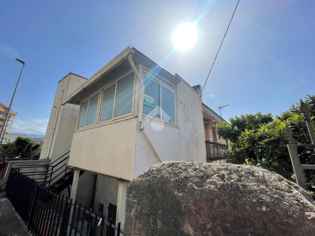 casa indipendente in vendita a Reggio di Calabria in zona Eremo