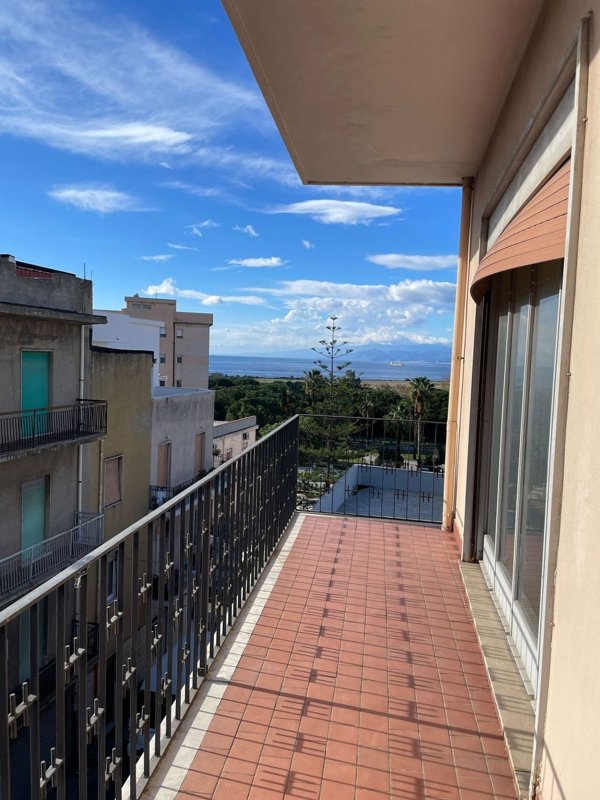 appartamento in vendita a Reggio di Calabria in zona Ravagnese