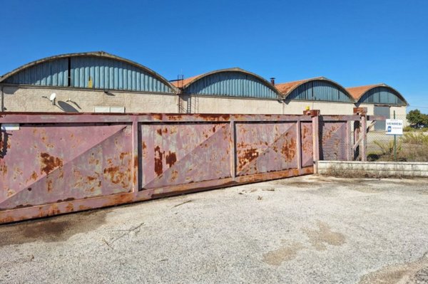 locale di sgombero in vendita a Reggio di Calabria