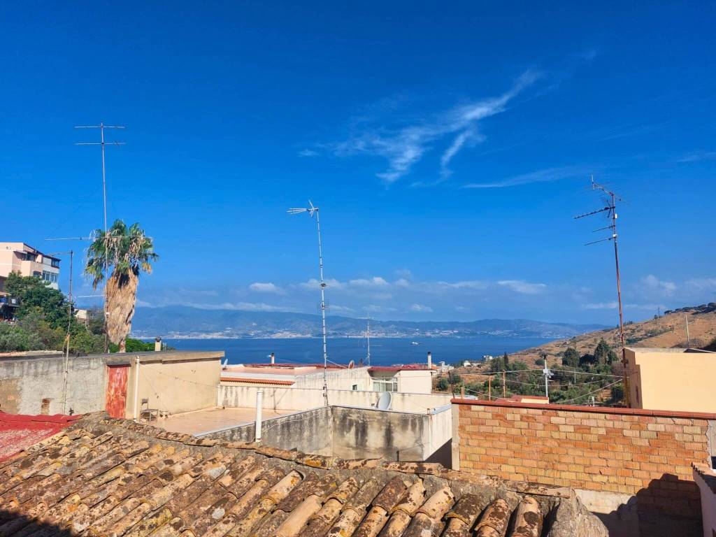 casa indipendente in vendita a Reggio di Calabria in zona Tremulini