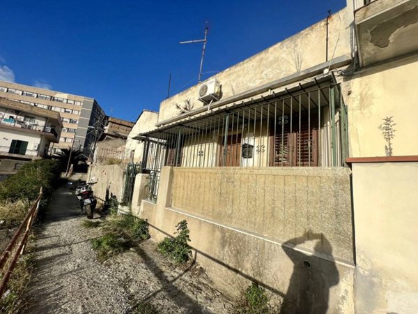 casa indipendente in vendita a Reggio di Calabria in zona San Brunello