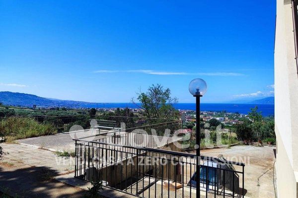 casa indipendente in vendita a Reggio di Calabria in zona Catona
