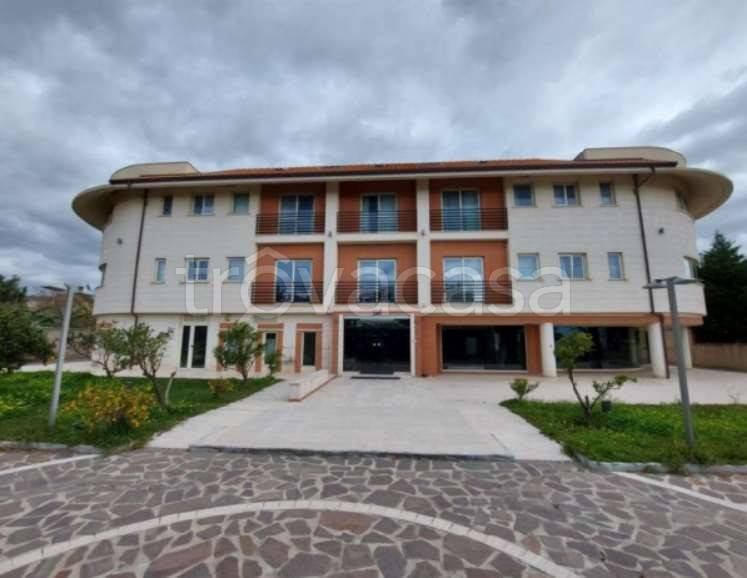 negozio in vendita a Reggio di Calabria in zona Archi