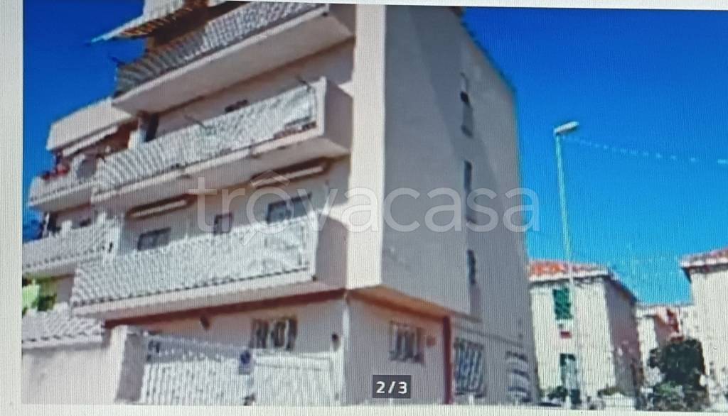 locale commerciale in vendita a Reggio di Calabria in zona Sbarre