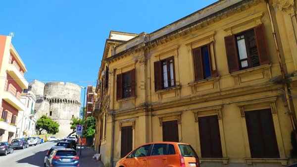 appartamento in vendita a Reggio di Calabria in zona Centro Storico