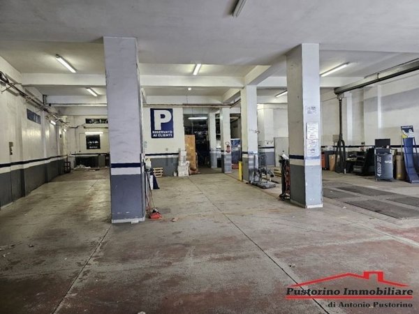 locale commerciale in vendita a Reggio di Calabria in zona Santa Caterina