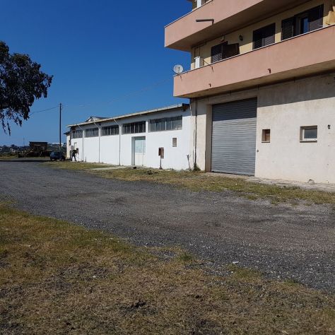 locale commerciale in vendita a Reggio di Calabria in zona Sbarre