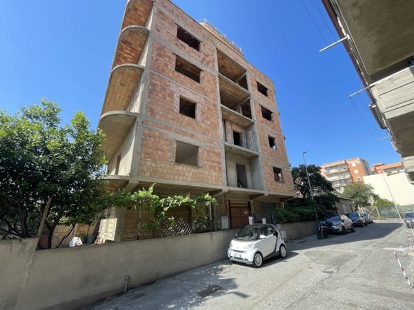 appartamento in vendita a Reggio di Calabria in zona Modena
