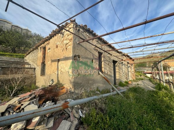 casa semindipendente in vendita a Reggio di Calabria