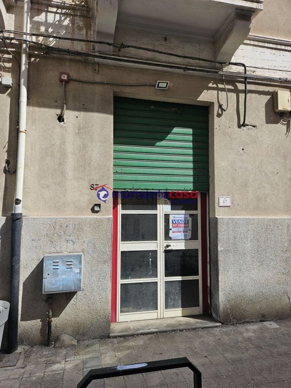 locale commerciale in vendita a Reggio di Calabria in zona Centro Storico
