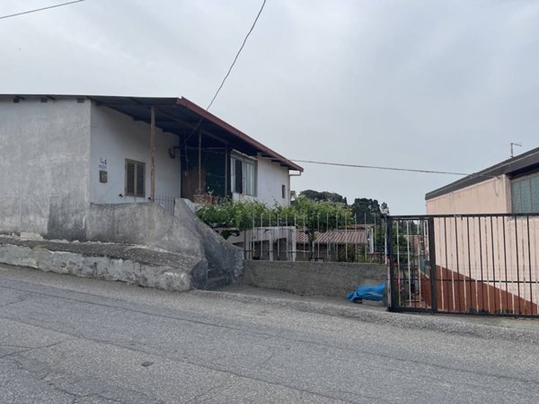 casa indipendente in vendita a Reggio di Calabria in zona Terreti