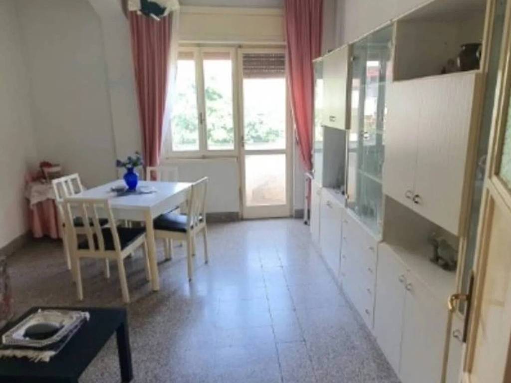 appartamento in vendita a Reggio di Calabria in zona Modena