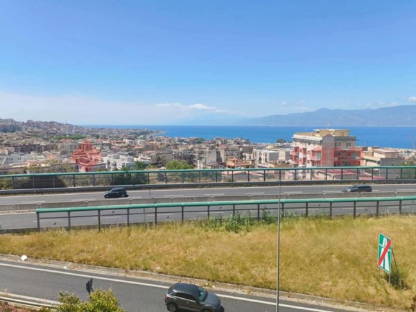 appartamento in vendita a Reggio di Calabria in zona Vito