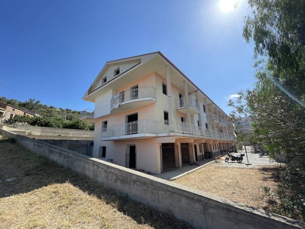 casa indipendente in vendita a Reggio di Calabria in zona Pellaro