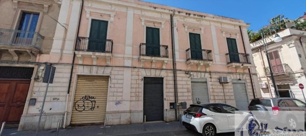 locale commerciale in vendita a Reggio di Calabria