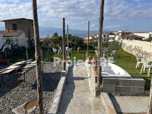 casa indipendente in vendita a Reggio di Calabria in zona Pellaro