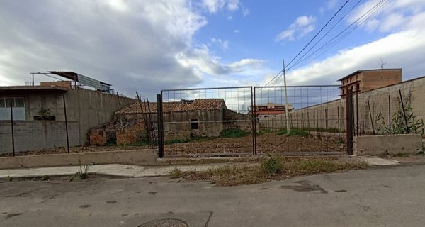 esavano in vendita a Reggio di Calabria in zona Ravagnese