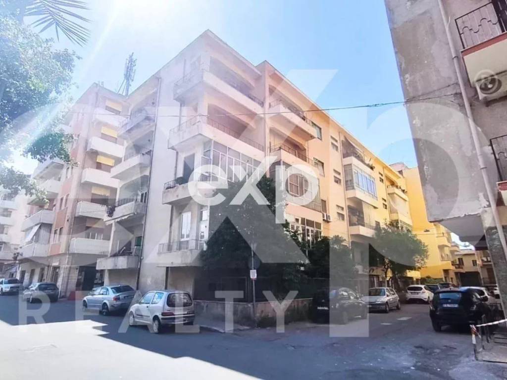 appartamento in vendita a Reggio di Calabria in zona Sbarre