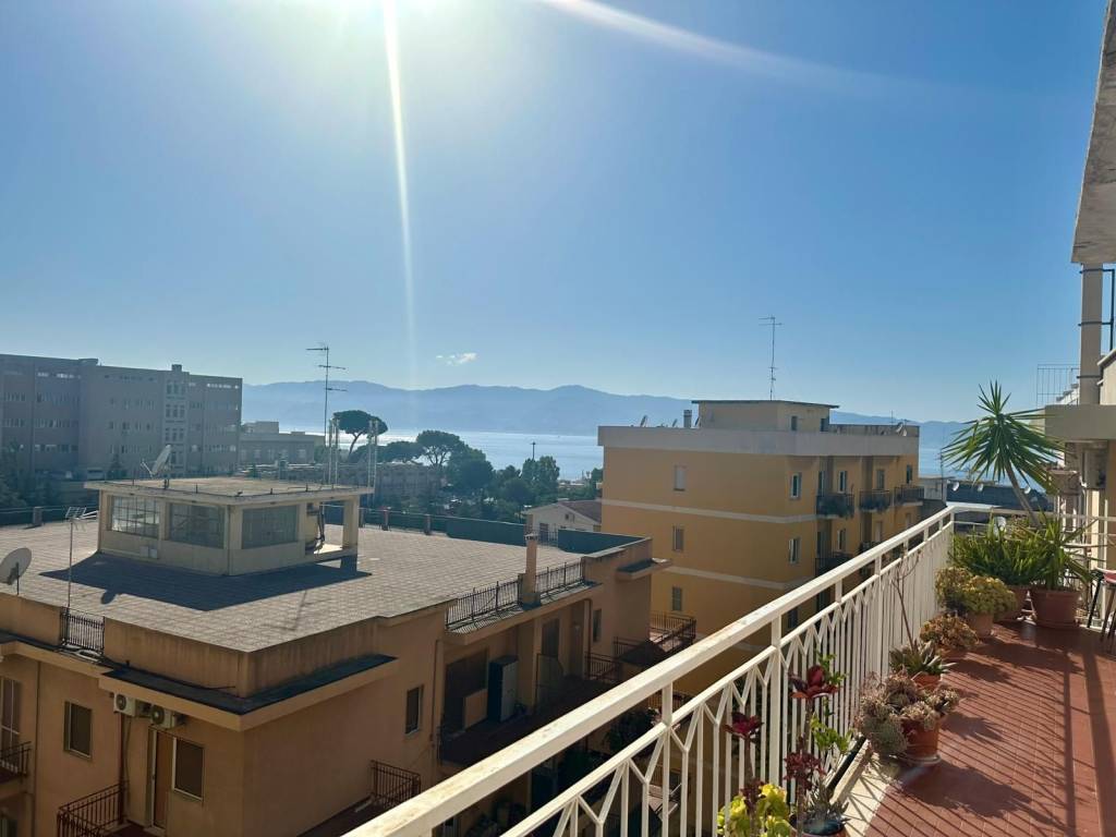 appartamento in vendita a Reggio di Calabria in zona Trabocchetto