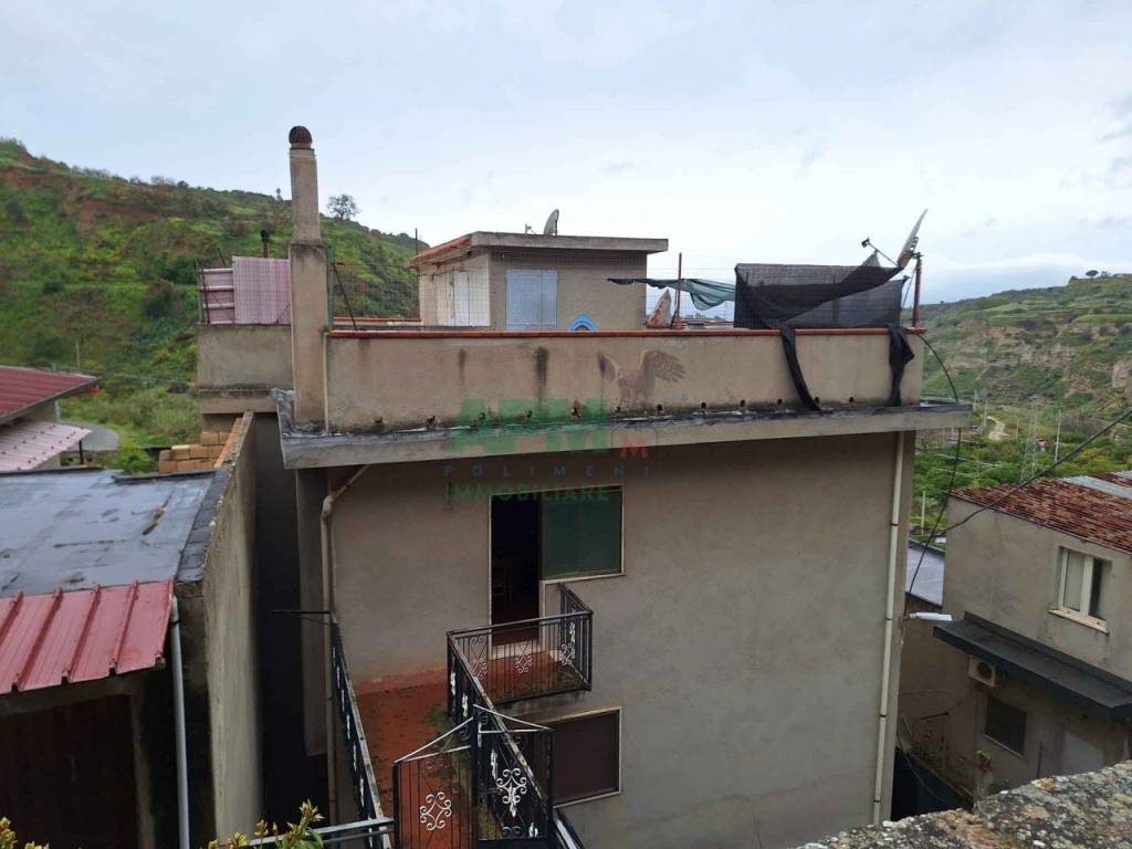 appartamento in vendita a Reggio di Calabria in zona Gallina