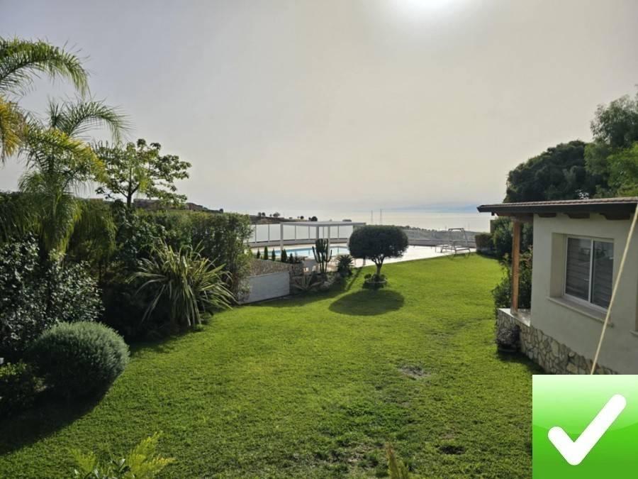 casa indipendente in vendita a Reggio di Calabria in zona Armo