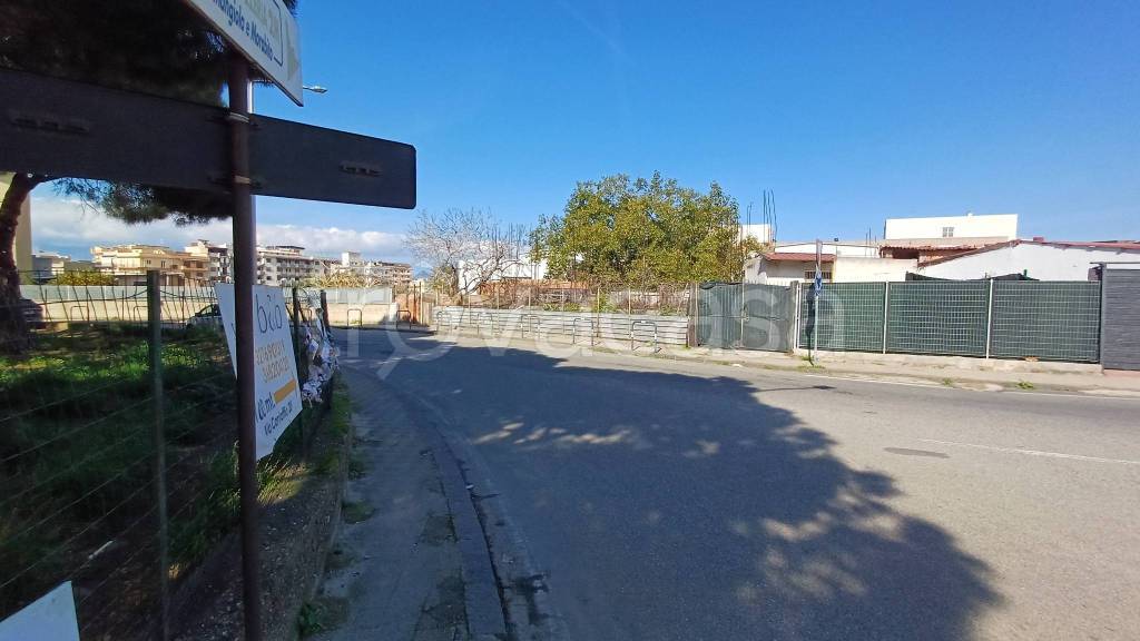 locale commerciale in vendita a Reggio di Calabria in zona San Giorgio