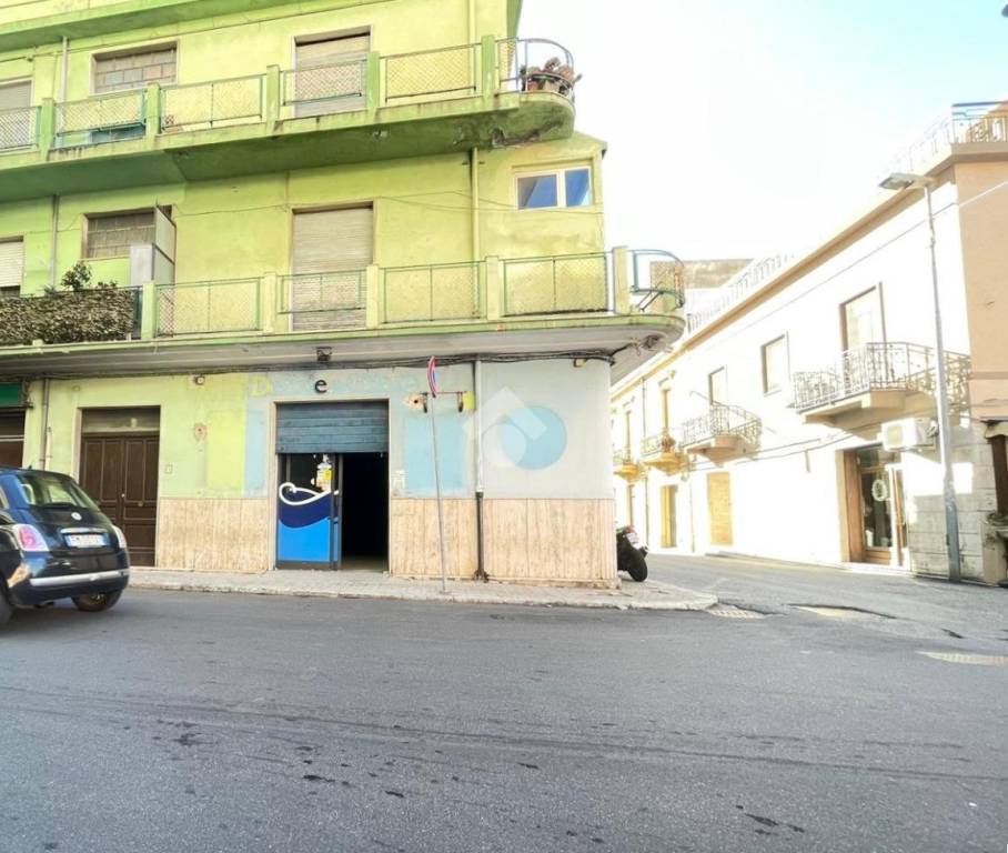 locale commerciale in vendita a Reggio di Calabria in zona Stadio