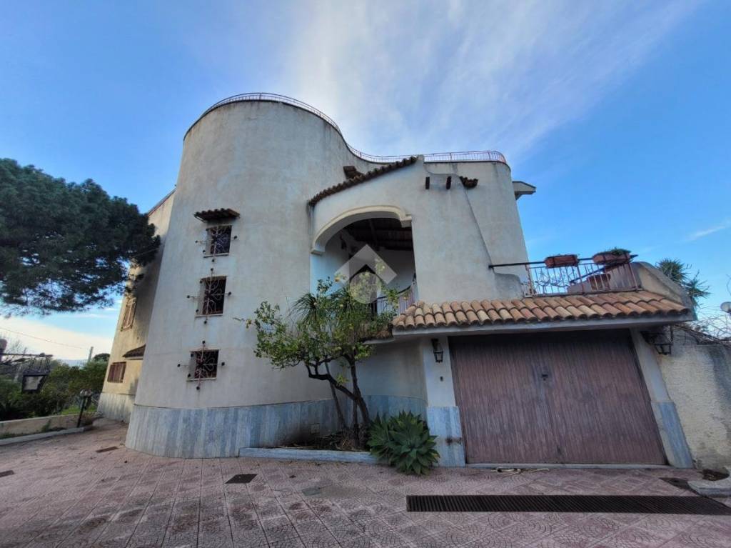 casa indipendente in vendita a Reggio di Calabria in zona Pellaro