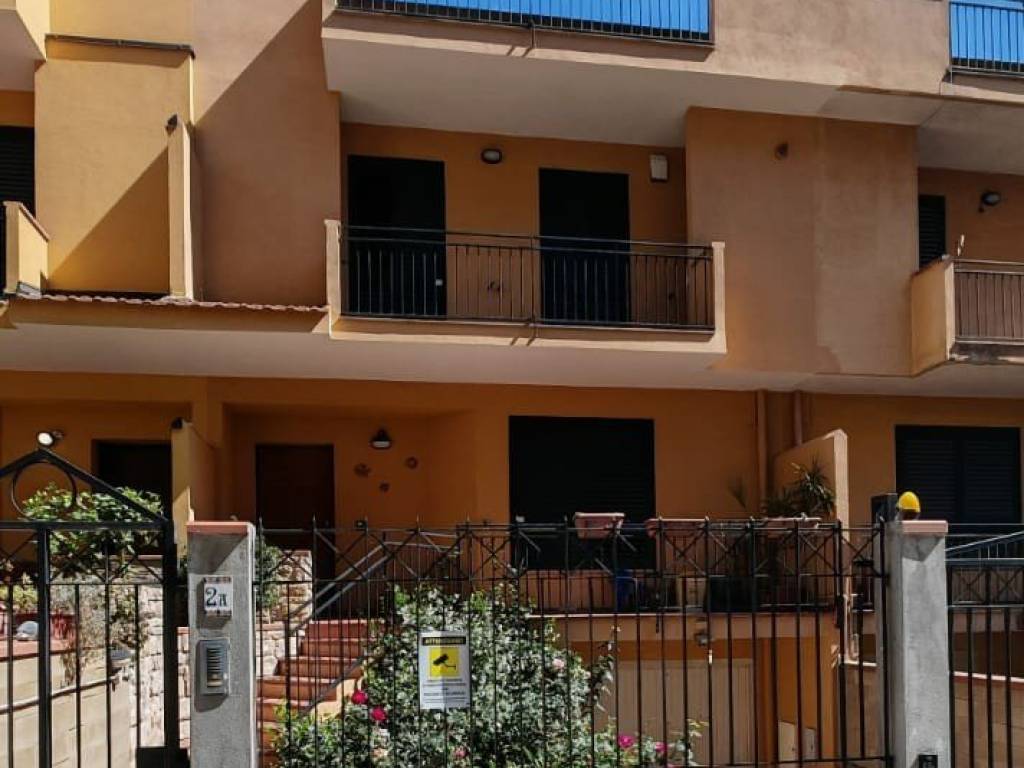 casa indipendente in vendita a Reggio di Calabria in zona Modena