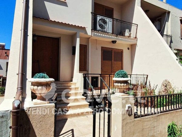 casa indipendente in vendita a Reggio di Calabria in zona Catona