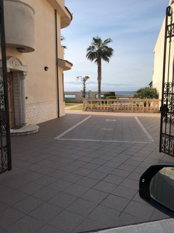 casa indipendente in vendita a Reggio di Calabria in zona Sbarre