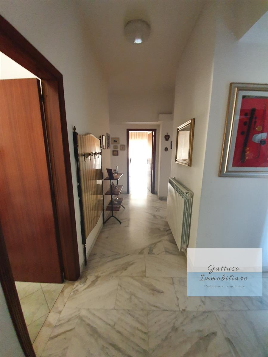 appartamento in vendita a Reggio di Calabria in zona Sbarre