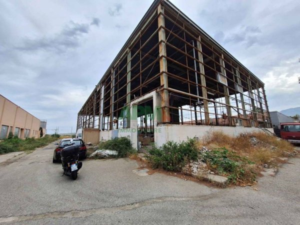 capannone in vendita a Reggio di Calabria in zona San Gregorio