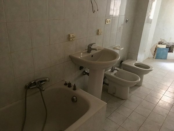 appartamento in vendita a Reggio di Calabria in zona Cannavò