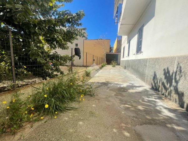 appartamento in vendita a Reggio di Calabria in zona Modena