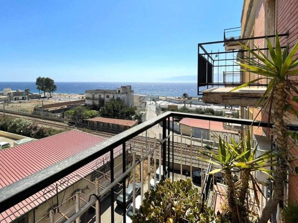 appartamento in vendita a Reggio di Calabria in zona Rione Ferrovieri